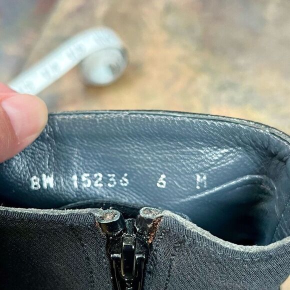 Stuart Weitzman Gore-Tex Black Pointed Toe Ankle Boots 6 M - Picture 11 of 12